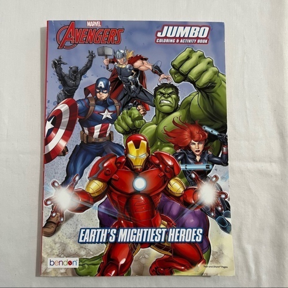 Marvel  Earth's Mightiest Heroes Jumbo Coloring & Activity Book